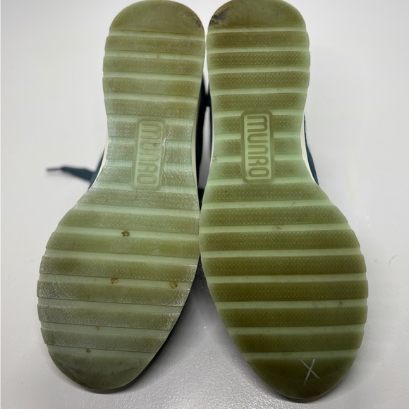 MUNRO Monique Suede Sneaker In Denim Suede Combo women’s size 11 - Picture 11 of 13